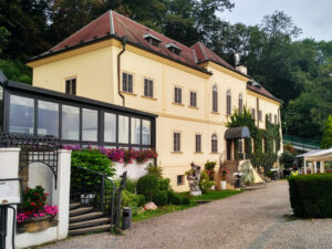 PRONÁJEM RESTAURACE NEBOZÍZEK S MOŽNOSTÍ UBYTOVÁNÍ,  PETŘÍNSKÉ SADY 411, PRAHA 1 – foto 1