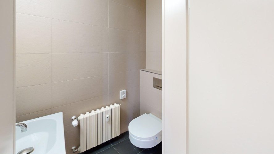 Byt-c-72-Narodni-41637-Platyz-Bathroom