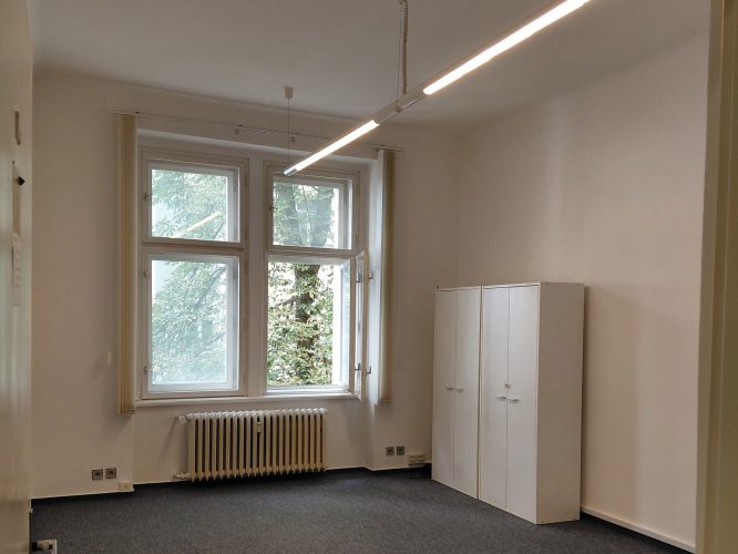 PRONÁJEM KANCELÁŘE 20 m², BLANICKÁ 1008/28, PRAHA 2 – foto 1
