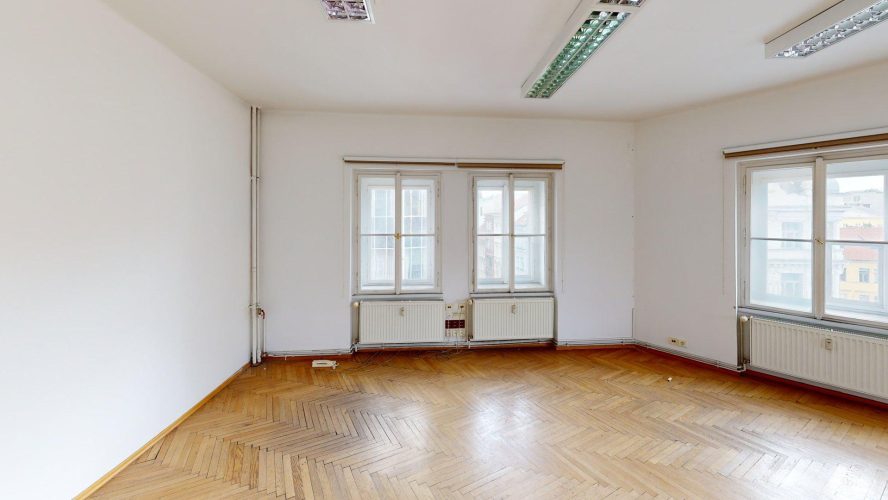 Kancelare-Narodni-36543-4-patro-Living-Room 1