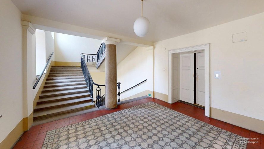 Kancelare-Narodni-36543-4-patro-Staircase-Defurnished