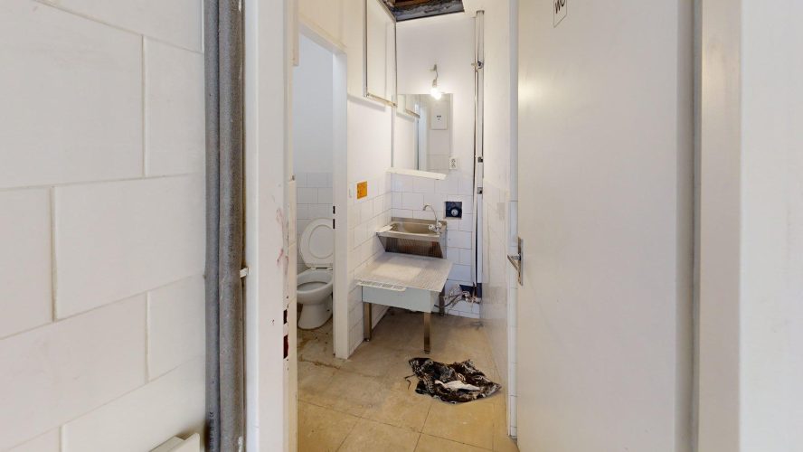 Narodni-43-Eurogold-Bathroom