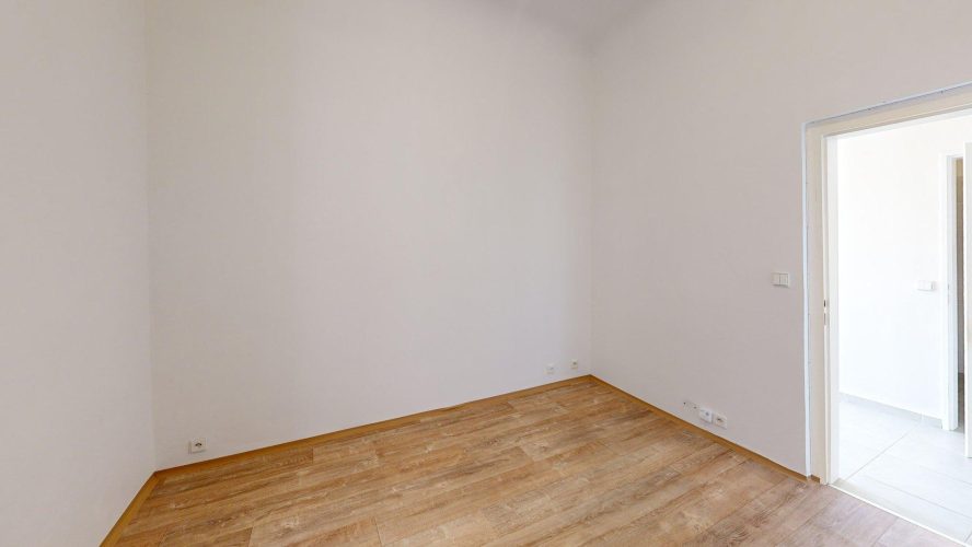 Starom-54919-Byt-C3-Bedroom