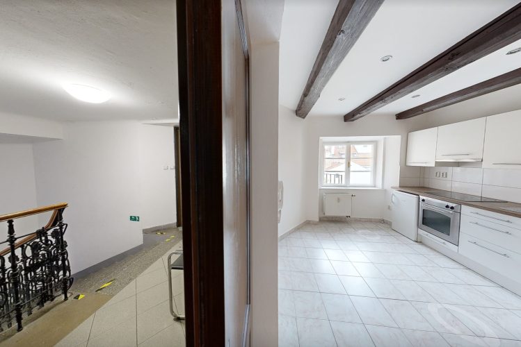 PRONÁJEM ATELIÉRU SE ZÁZEMÍM 35 m², MICHALSKÁ 439/13, PRAHA 1 – foto 5