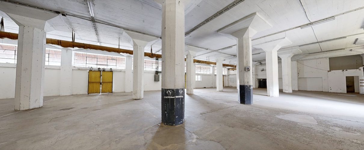 PRONÁJEM SKLADOVÉHO PROSTORU 941 m² – NÁKLADOVÉ NÁDRAŽÍ ŽIŽKOV – foto 1